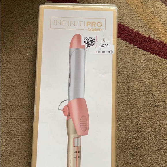 New Infiniti pro Conair 1 1/4 inch curling iron - Picture 1 of 2